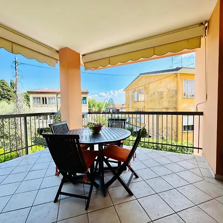Apartment Lasirmioncina - A 2 Minuti A Piedi Dal *