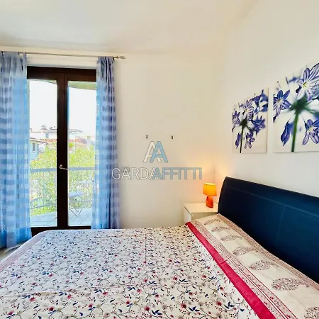 Apartment Lasirmioncina - A 2 Minuti A Piedi Dal